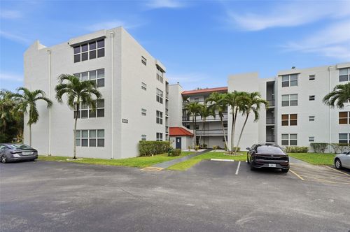 203-9451 Evergreen Pl, Davie, FL, 33324-4348 | Card Image