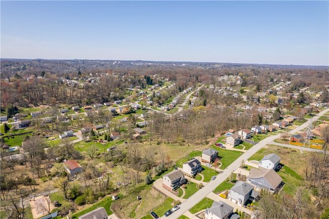 141 Richard Dr, House other with 4 bedrooms, 3 bathrooms and 2 parking in Glenshaw PA | Image 45