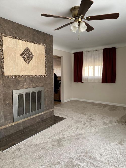 22183 Berg Rd, Southfield, MI, 48033-4343 | Card Image