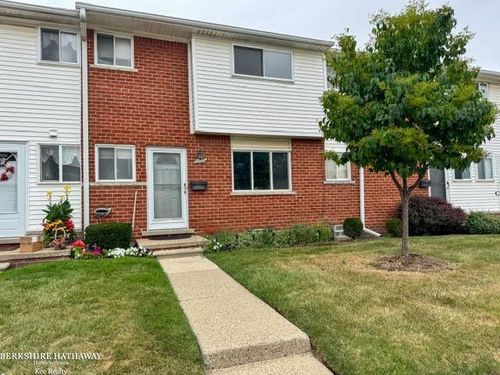 8735 Sterling Street, Center Line, MI, 48015 | Card Image