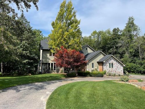 2087 Hidden Ln, Addison Twp, MI, 48367-3225 | Card Image