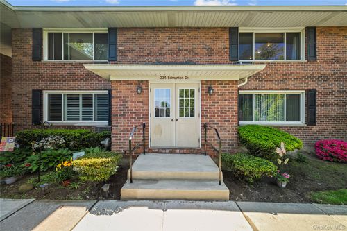 j12-234 Edmunton Dr, Babylon, NY, 11703-5232 | Card Image
