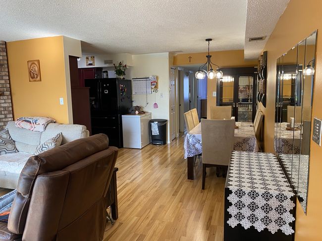 303B - 10501 S Highland Ave, Condo with 2 bedrooms, 1 bathrooms and 2 parking in Worth IL | Image 5