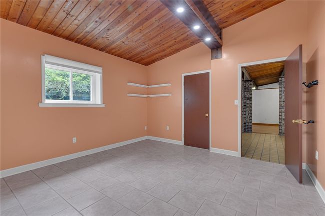 1369 Old Pulaski Rd, House other with 3 bedrooms, 3 bathrooms and 4 parking in Neshannock Twp PA | Image 33