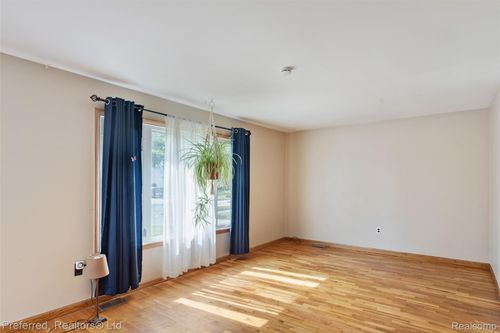 839 Judith St, Westland, MI, 48186-4020 | Card Image