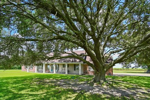 6806 Section Rd, Port Allen, LA, 70767-5122 | Card Image