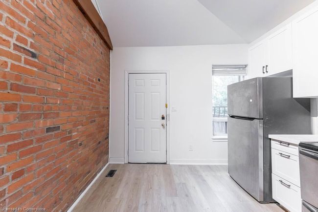 2 - 27 Grove St, House other with 1 bedrooms, 1 bathrooms and 1 parking in Hamilton ON | Image 10