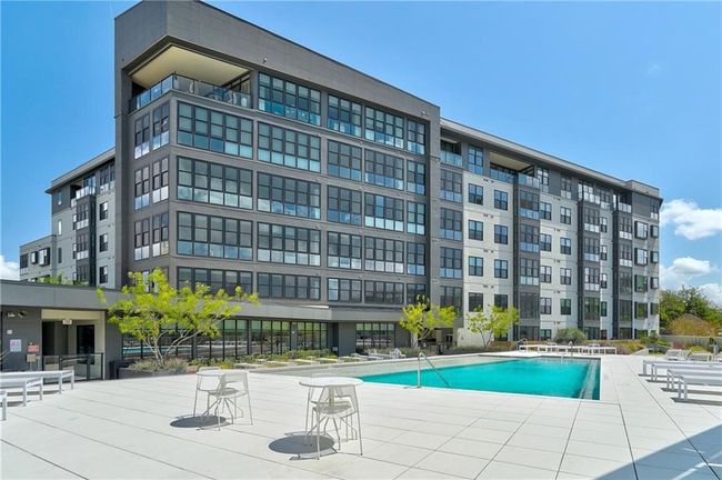 Exterior view of the Tyndall at Robertson Hill. The beautiful interiors are by nationally renowned designer Joel Mozersky. #319 showcases the contemporary option with cool, grey undertones. | Image 35