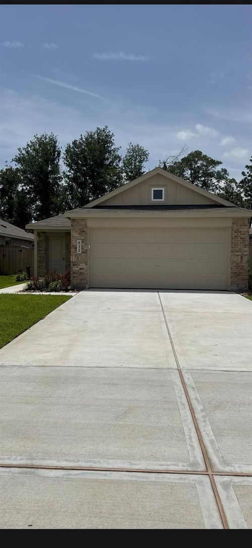 932 Capracotta Dr, Huffman, TX, 77336-2139 | Card Image