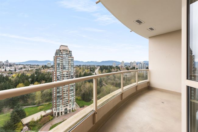 2501 - 6838 Station Hill Drive, Condo with 2 bedrooms, 2 bathrooms and 1 parking in Burnaby BC | Image 27