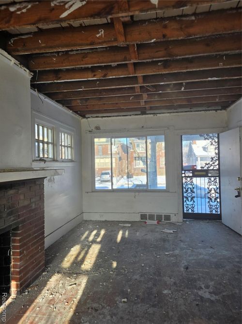 2291 Tuxedo St, Detroit, MI, 48206-1220 | Card Image