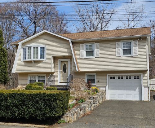 86 Purcell Dr, Danbury, CT, 06810-7025 | Card Image