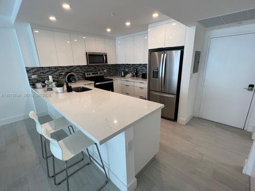 412a-5601 Collins Ave, Miami Beach, FL, 33140-2442 | Card Image