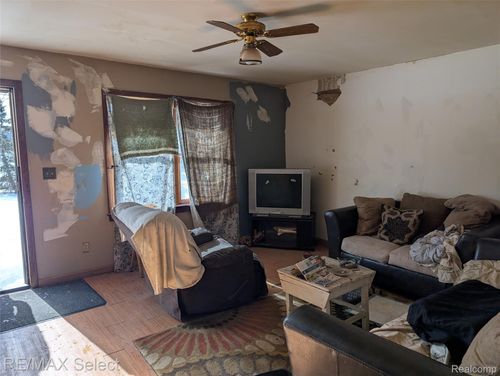 6300 Reid Rd, Swartz Creek, MI, 48473-9471 | Card Image