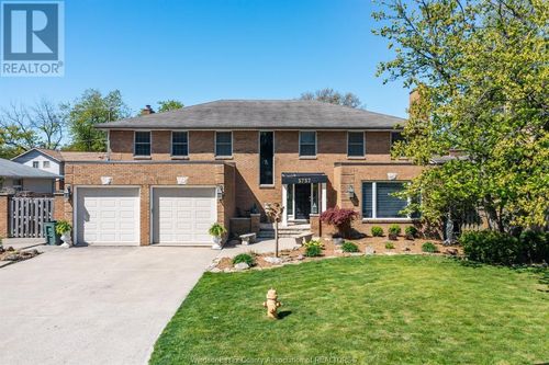 3737 Huntington Ave, Windsor, ON, N9E3N4 | Card Image