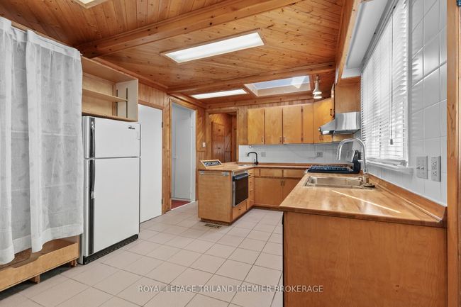344 Vancouver St, House other with 3 bedrooms, 2 bathrooms and 6 parking in London ON | Image 7