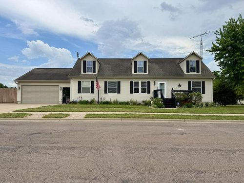 928 Jeremy St, Tomah, WI, 54660-3257 | Card Image