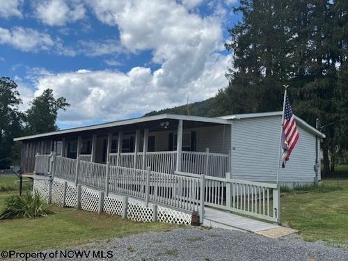 62 S Brown St, Rowlesburg, WV, 26425-9052 | Card Image