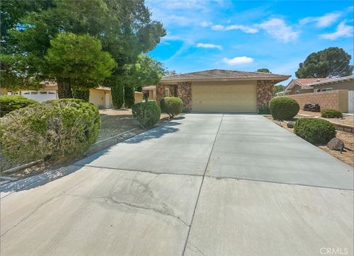 14805 Greenbriar Dr, Helendale, CA, 92342 | Card Image