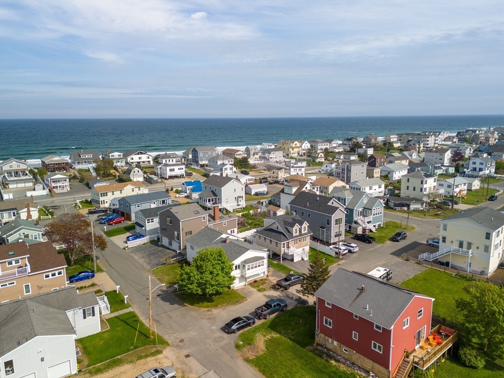 10th St, Salisbury, MA 01952