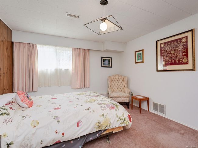 1531 Knight Ave, House other with 5 bedrooms, 3 bathrooms and 2 parking in Saanich BC | Image 12