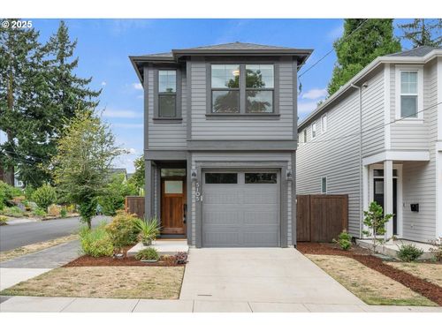 5105 Ne 36th Ave, Portland, OR, 97211-7455 | Card Image