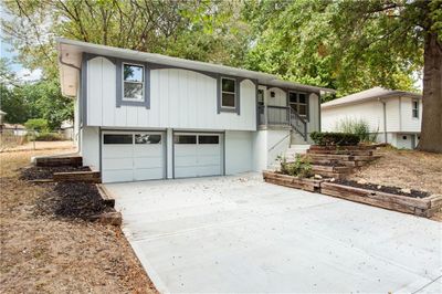 1614 Se Royal Street, House other with 3 bedrooms, 2 bathrooms and null parking in Oak Grove MO | Image 2