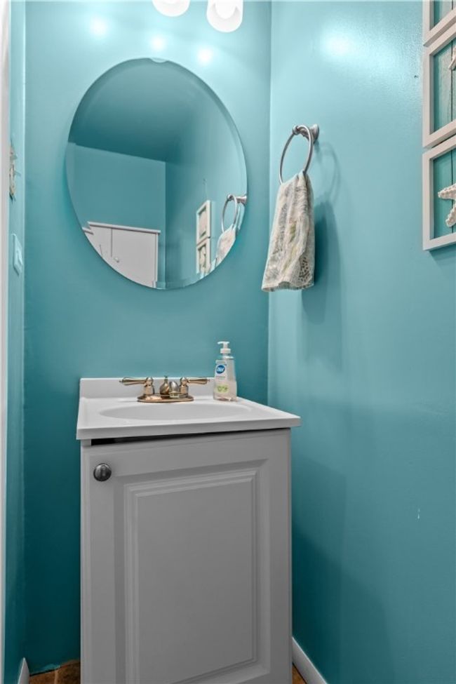 299 Holland Ct, Townhouse with 2 bedrooms, 2 bathrooms and 1 parking in Coraopolis PA | Image 27