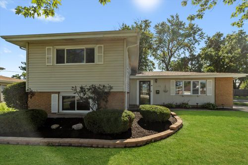 325 Indiana St, Park Forest, IL, 60466-1158 | Card Image