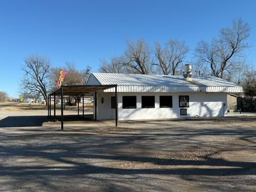 416 E Apache Trail Rd, Apache, OK, 73006 | Card Image