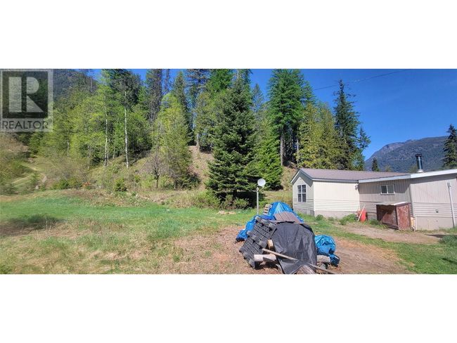 2467 Slocan Valley East Rd, Home with 0 bedrooms, 0 bathrooms and 5 parking in Slocan Park BC | Image 17