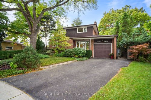 20 West Deane Valley Road, Etobicoke, ON, M9B3K5 | Card Image