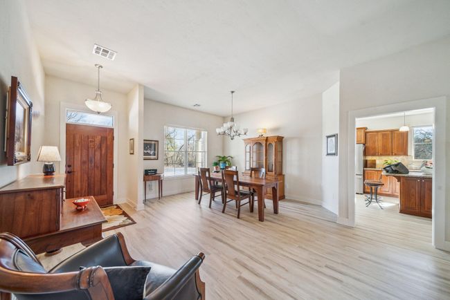 Dining Area | Image 8