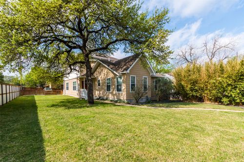 901 W Mary St, Austin, TX, 78704-4141 | Card Image
