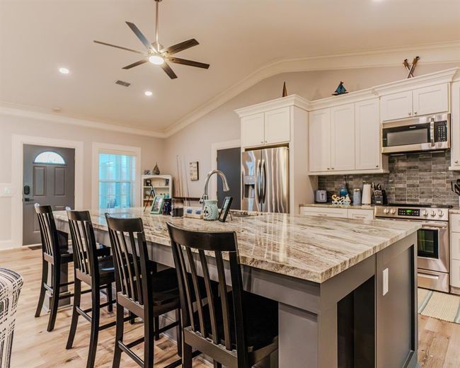 837 Wightman St, House other with 3 bedrooms, 3 bathrooms and 2 parking in Matagorda TX | Image 11