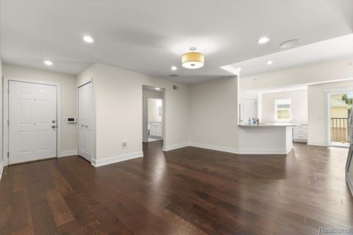 apt-406-5656 Flagstaff Pines Dr, Shelby Twp, MI, 48317-1288 | Card Image