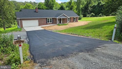 19196 Ferguson Ln, JEFFERSONTON, VA, 22724-2203 | Card Image