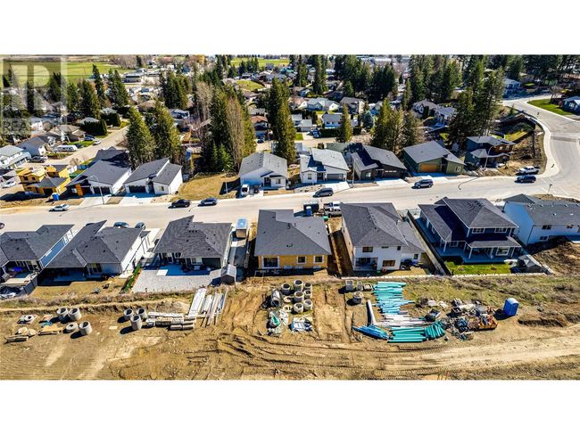 2736 Cedar Ridge St, House other with 6 bedrooms, 3 bathrooms and 4 parking in Lumby BC | Image 13