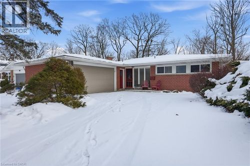 97 Robinhood Dr, Dundas, ON, L9H4G2 | Card Image