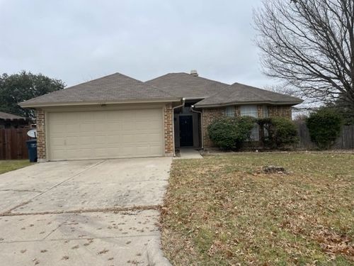 5800 Stone Meadow Ln, Fort Worth, TX, 76179-3738 | Card Image