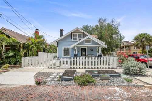 634 6th St N, St Petersburg, FL, 33701-2218 | Card Image