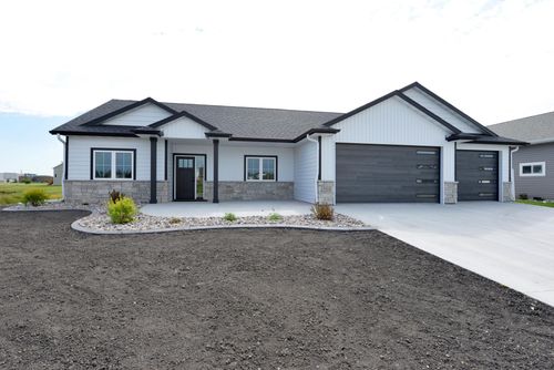 3924 49th Ave S, Fargo, ND, 58104-4618 | Card Image