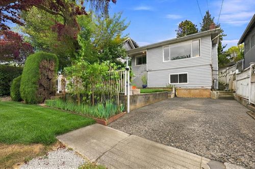 4820 Moss St, Vancouver, BC, V5R3T2 | Card Image