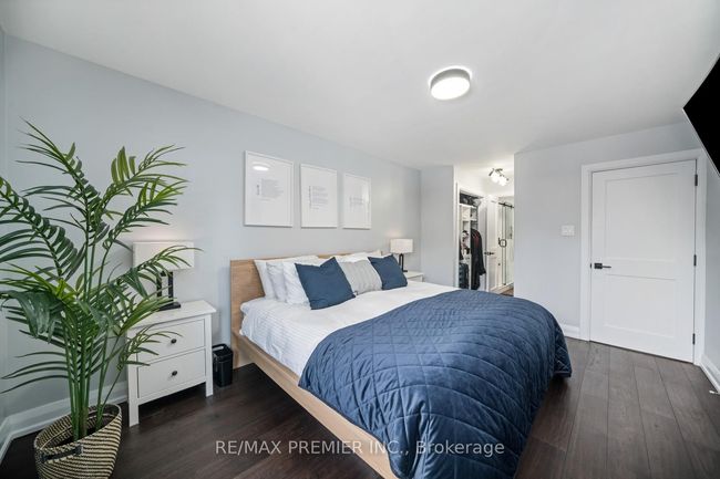 122 Robert Hicks Dr, House attached with 6 bedrooms, 5 bathrooms and 2 parking in North York ON | Image 15