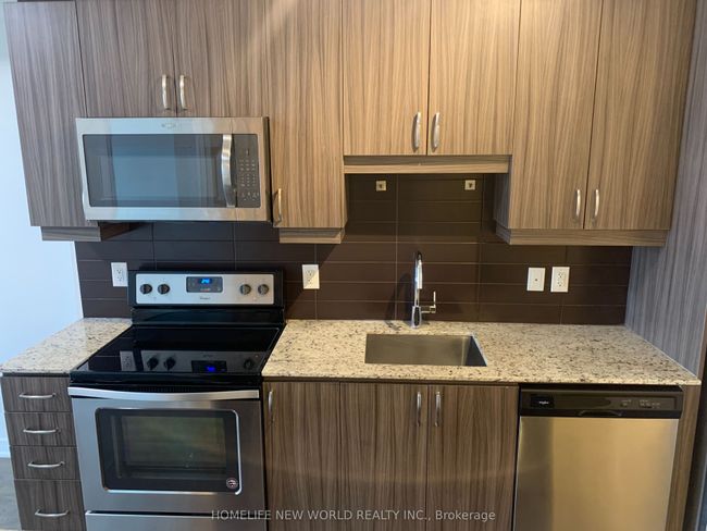 2207 - 9201 Yonge St, Condo with 2 bedrooms, 1 bathrooms and null parking in Richmond Hill ON | Image 4