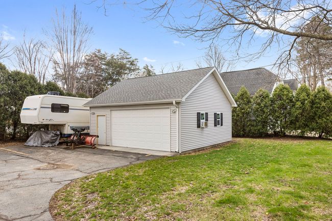 617 W Main St, House other with 4 bedrooms, 2 bathrooms and 8 parking in West Dundee IL | Image 24