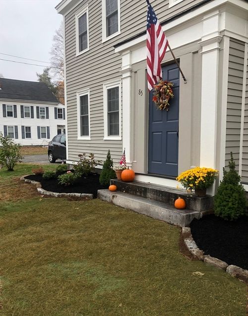 85 W Main St, Georgetown, MA, 01833-1524 | Card Image