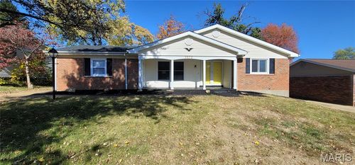 3072 Wintergreen Dr, Florissant, MO, 63033-1526 | Card Image