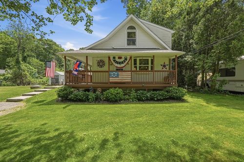 16 Kosta Ave, Rutland, MA, 01543-2123 | Card Image