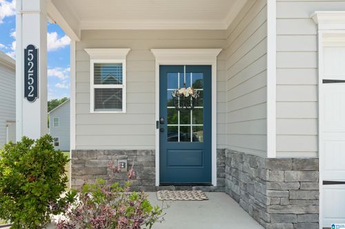 5252 Cedar Ridge Rd, MOUNT OLIVE, AL, 35117-4002 | Card Image